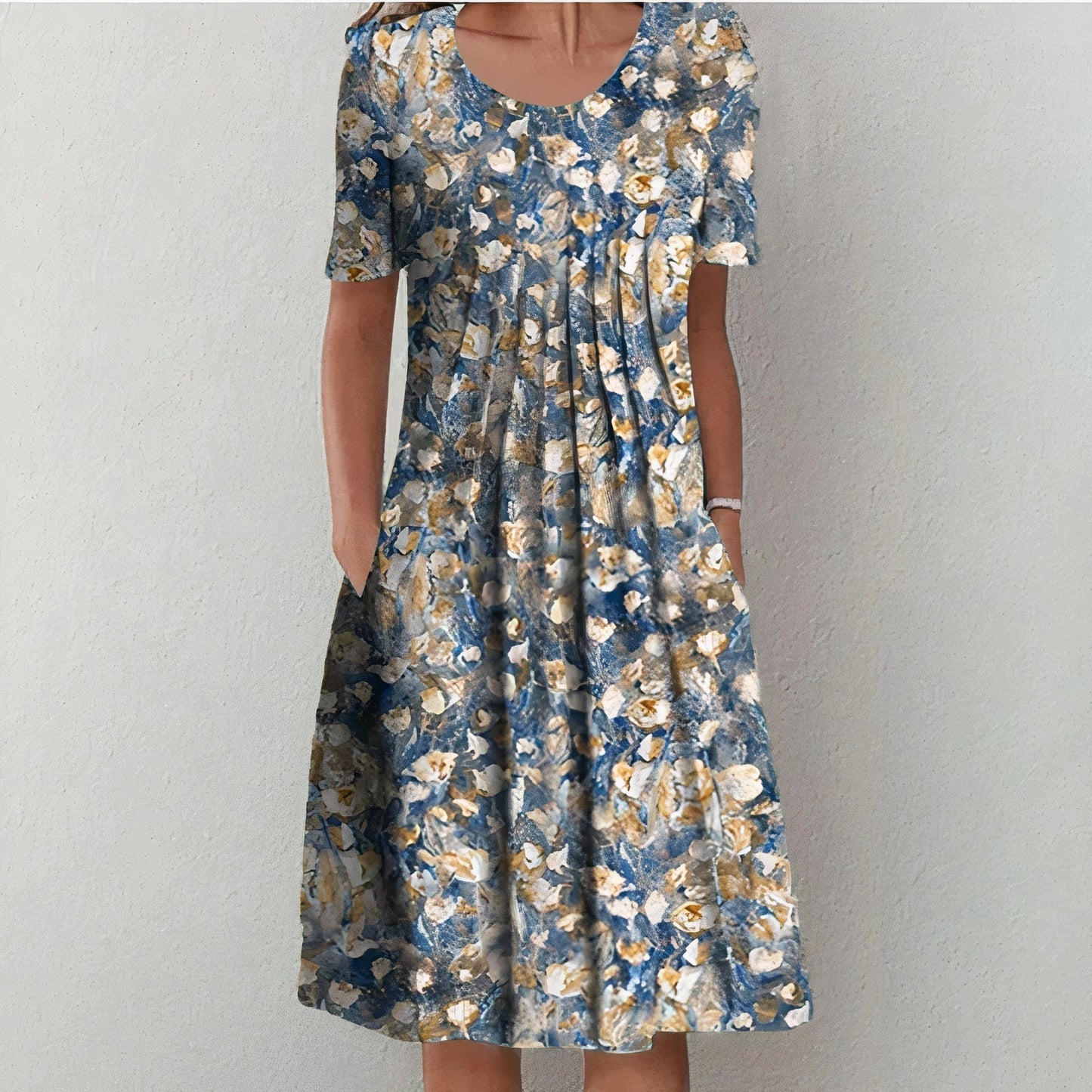Lizzy – soft elegance in a flowing silhouette (Almost sold out)