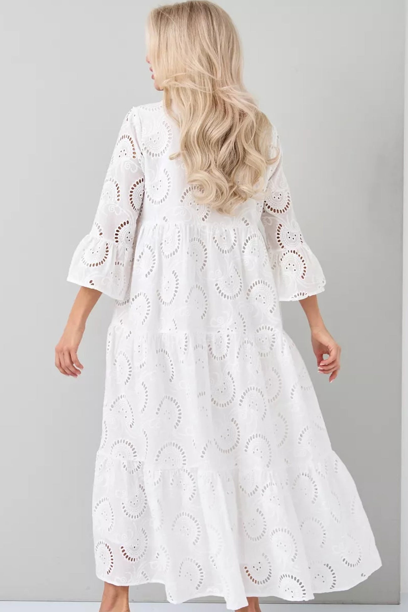 Alondra – cotton bloom with delicate threads