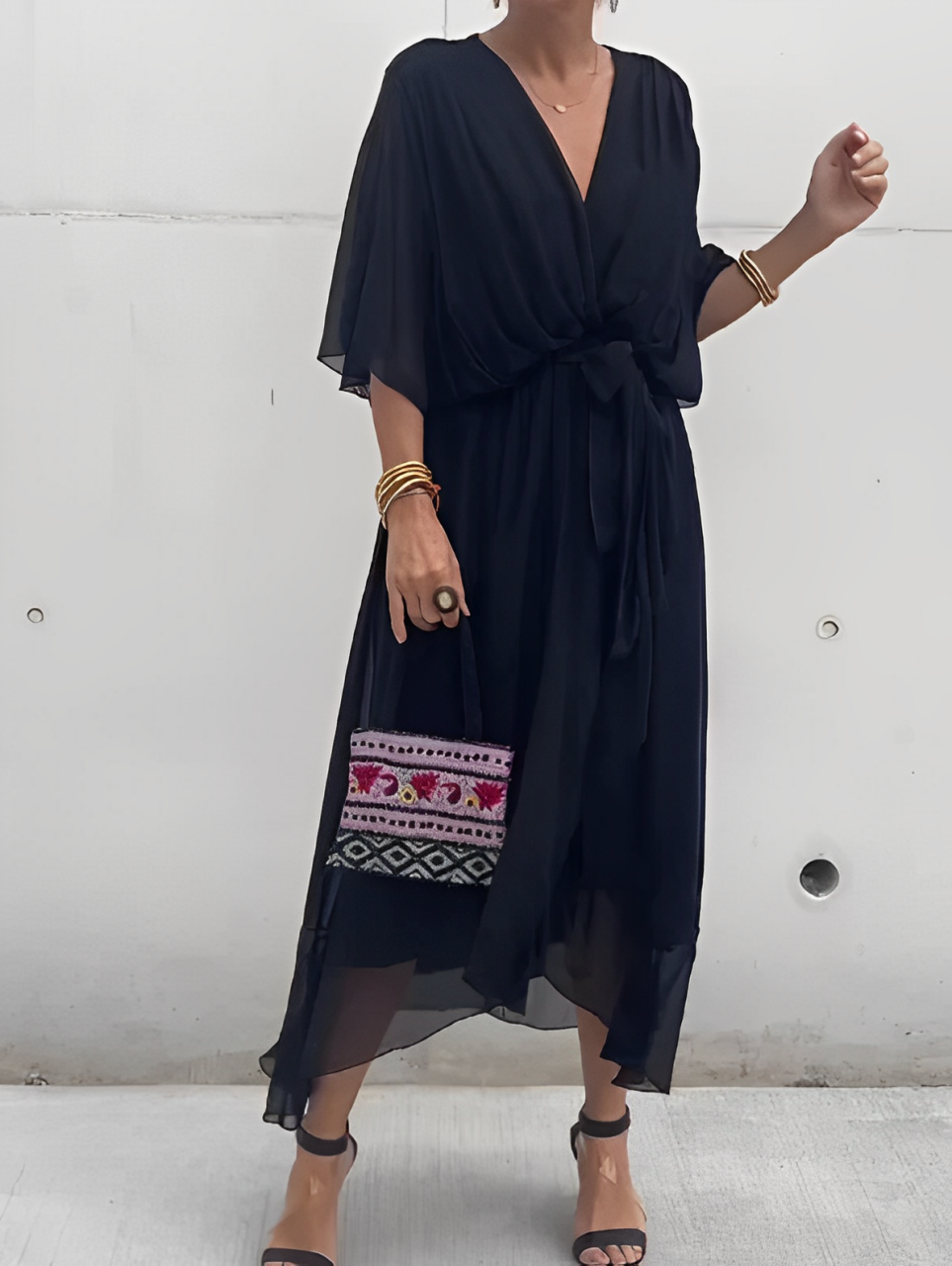 Gasa Dress– soft elegance with a V-neckline
