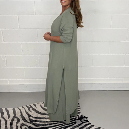 Nuria – timeless two-piece charm in flowing lines