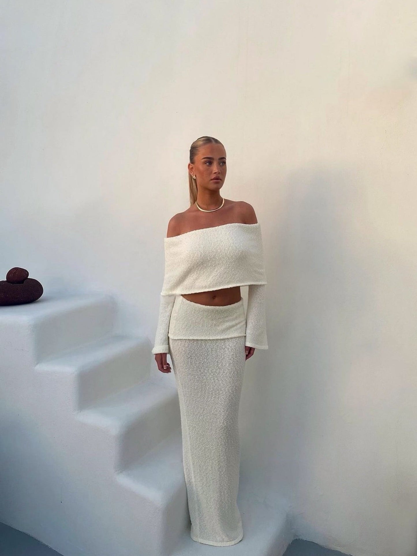 Amiyah – dreamy charm in silky shades