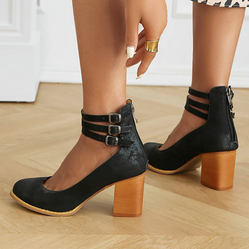 Casilda – sleek grace with a bold heel