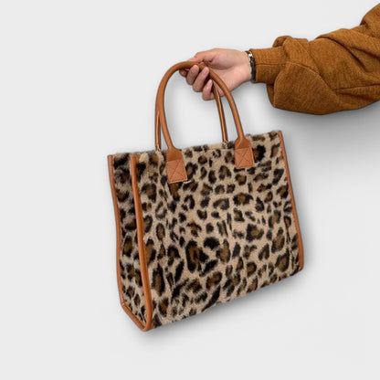 CHIC LEOPARD -PRINT PLUSH TOTE