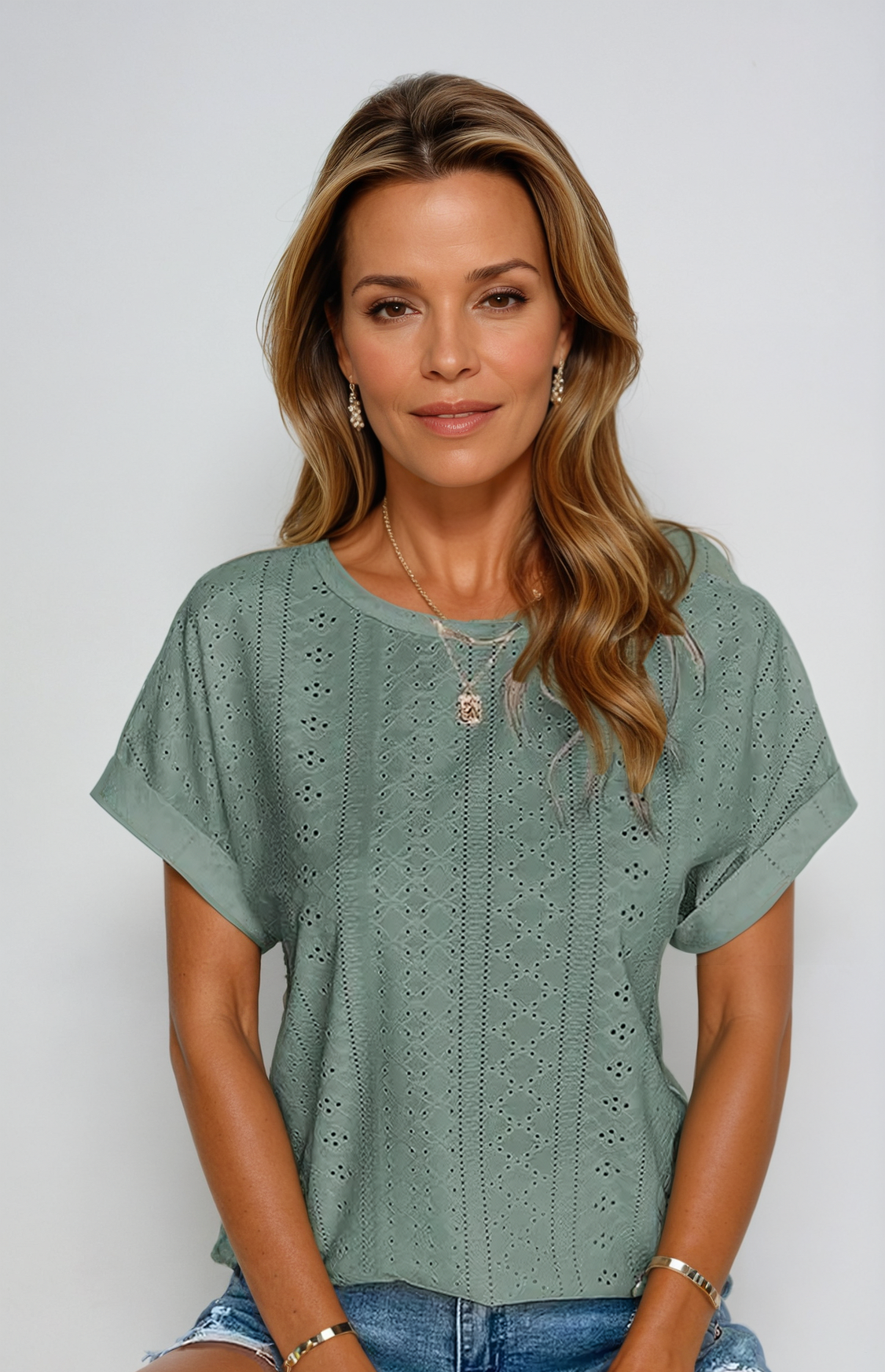 Riza – sunlit eyelet breeze