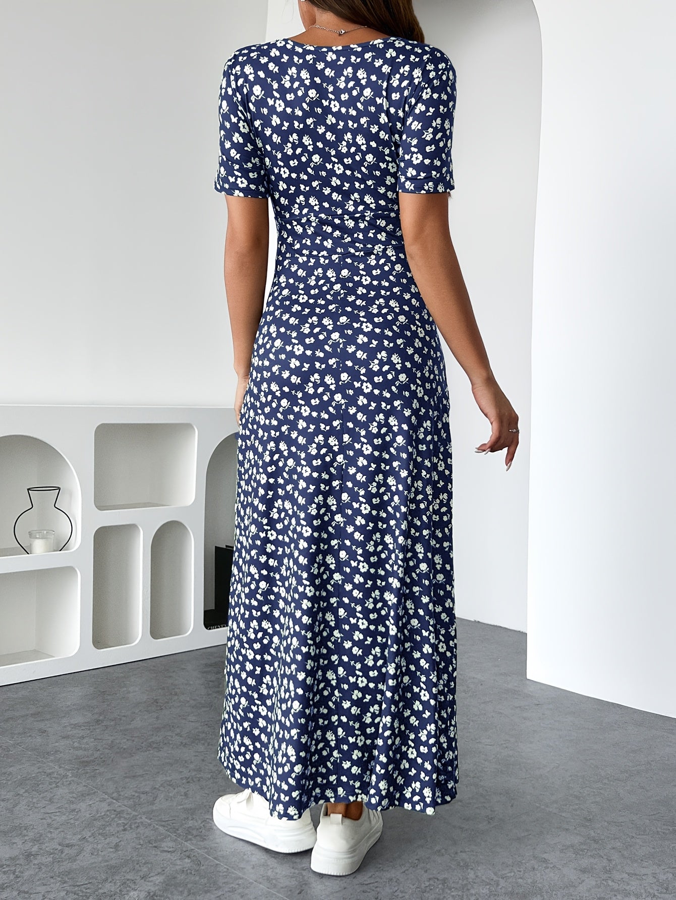 LUCIA - ELEGANT FLORAL KNIT DRESS