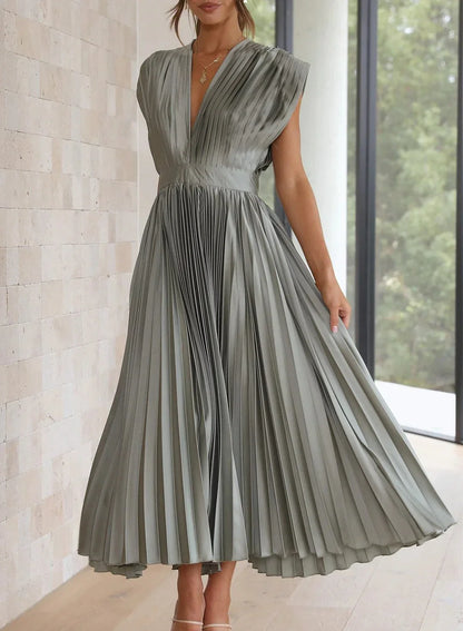 Rosea – longline draping in soft allure