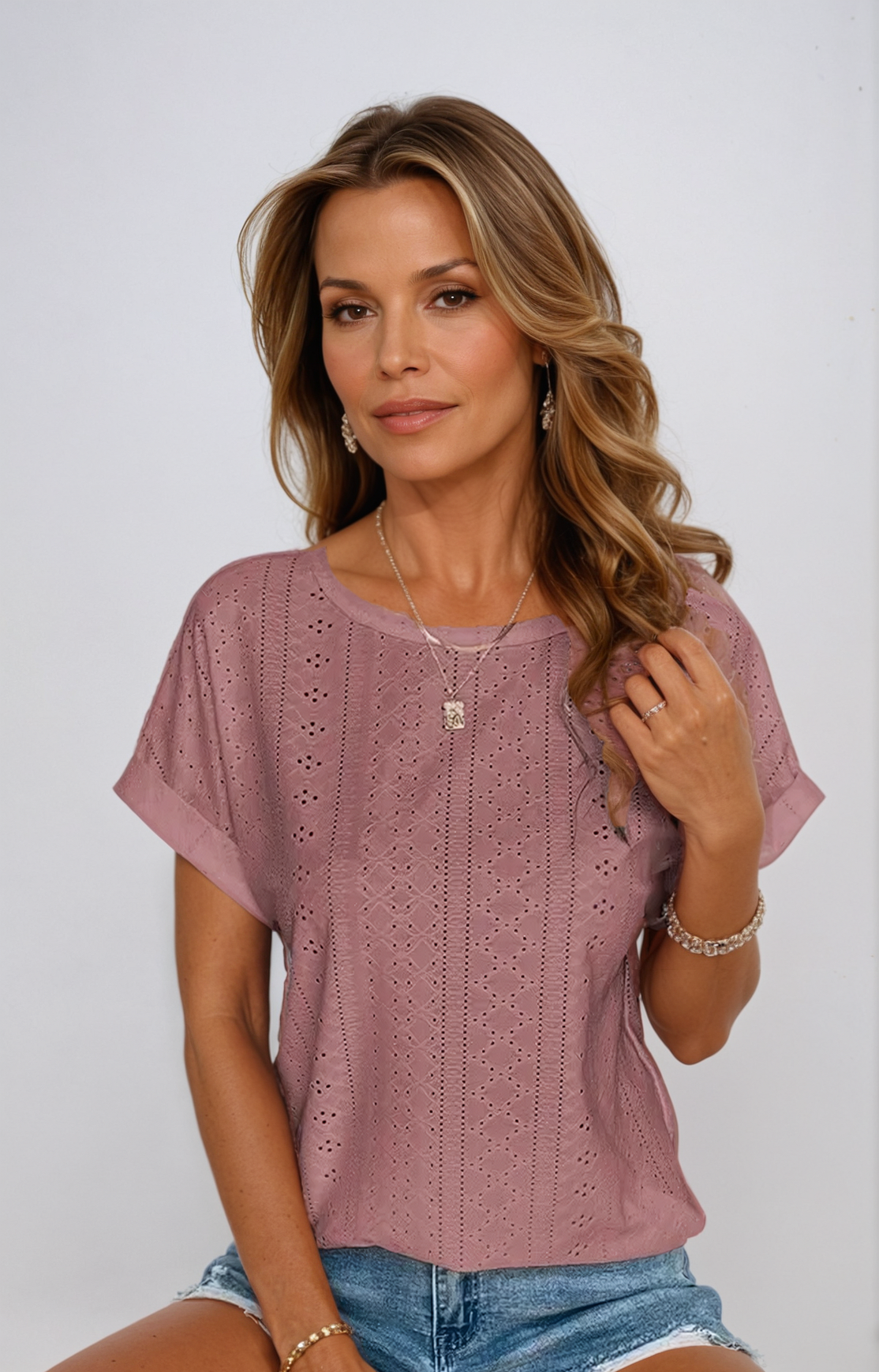 Riza – sunlit eyelet breeze