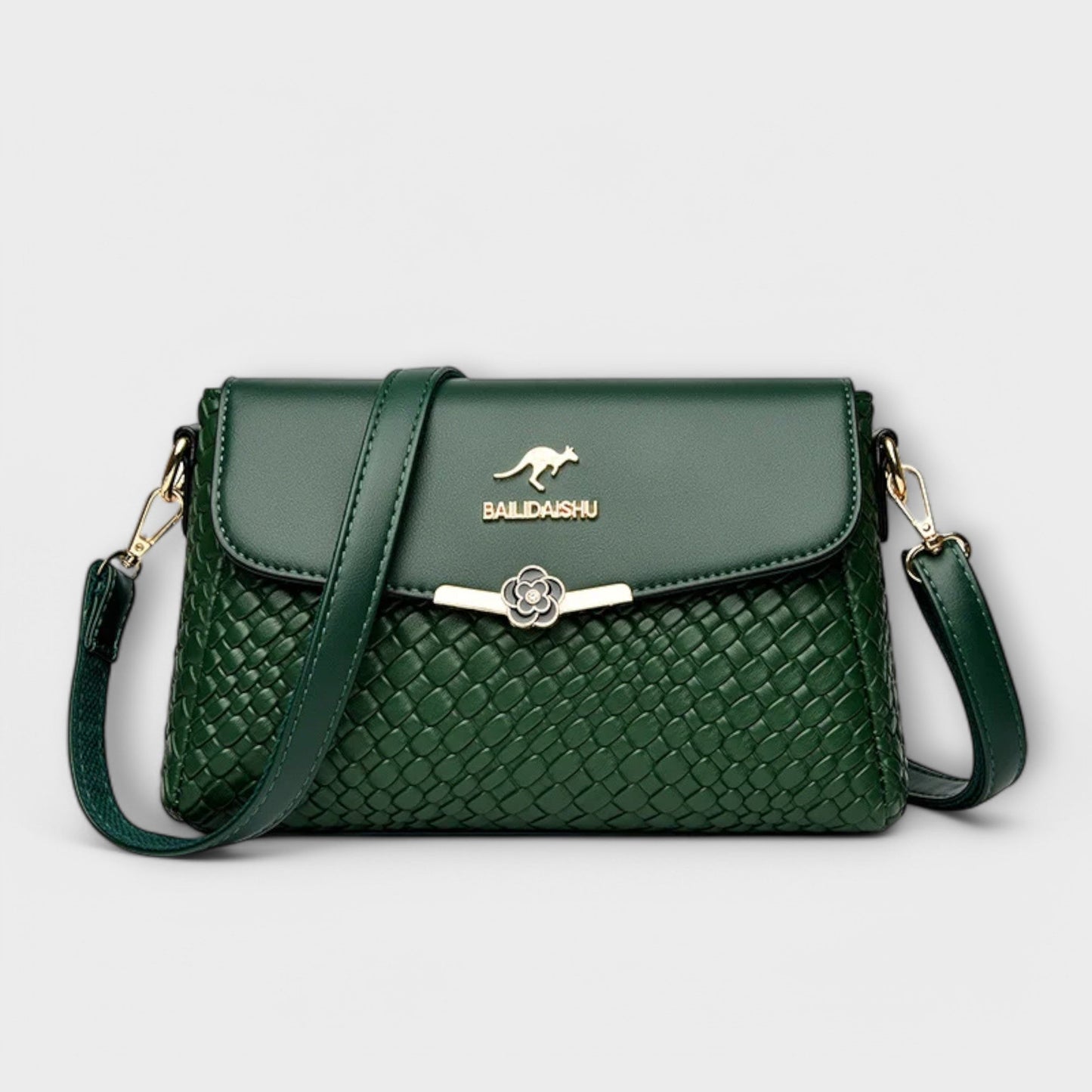 LUXURIOUS SHOULDER BAG WITH STYLE AND VERSATILITY
