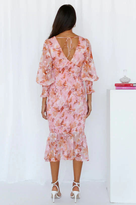 Amara - blooming charm in every step