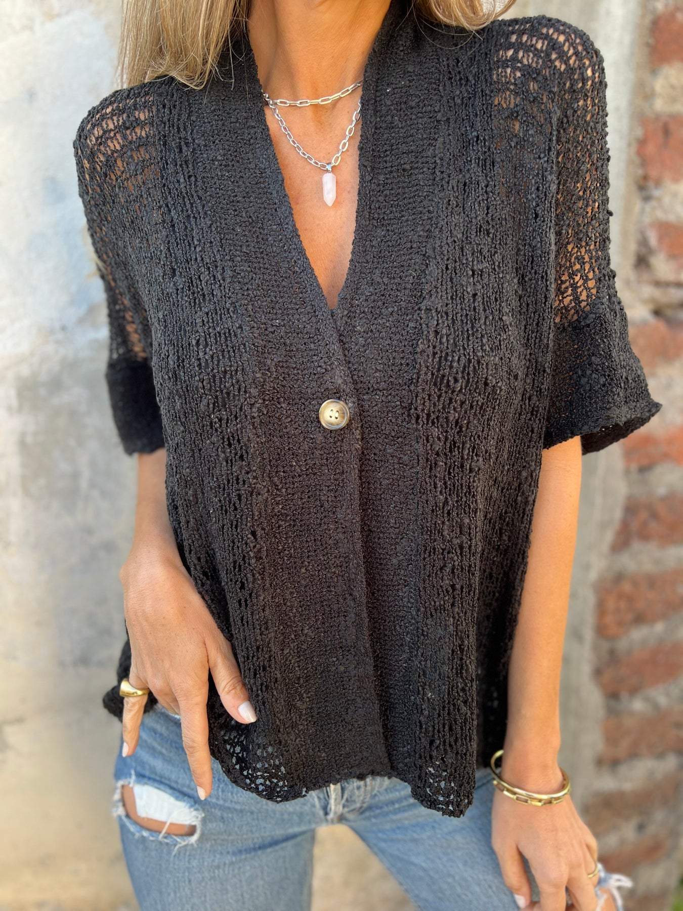 Ivonie – moonlit texture muse