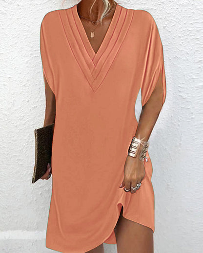 Amélie – timeless elegance with a V-neck design