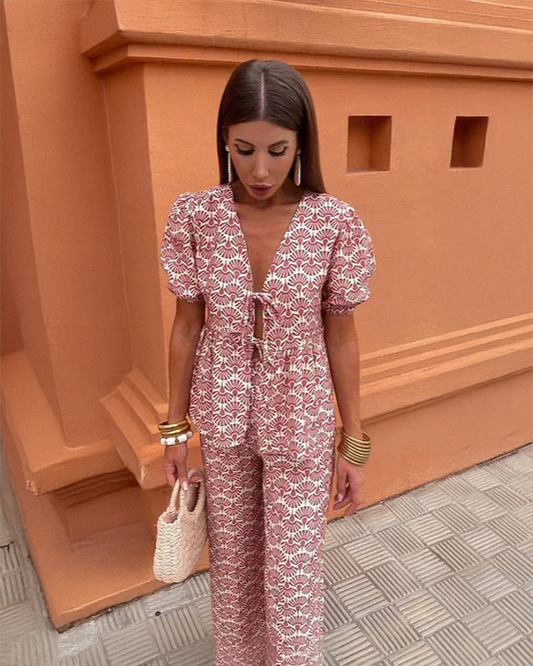 Naomi – breezy allure in sun-kissed linen