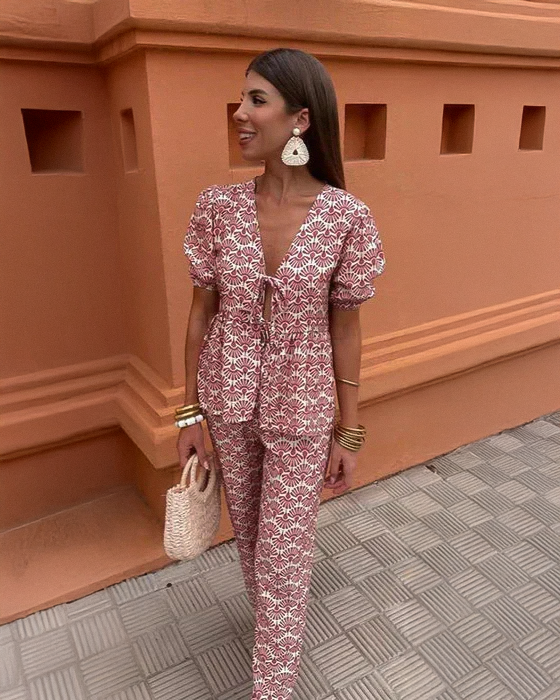 Naomi – breezy allure in sun-kissed linen