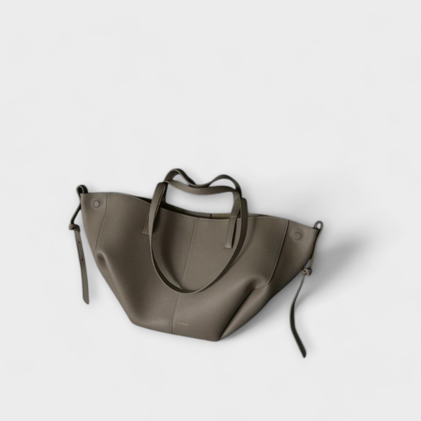 VINTAGE TOTE BAG – STYLE MEETS FUNCTIONALITY