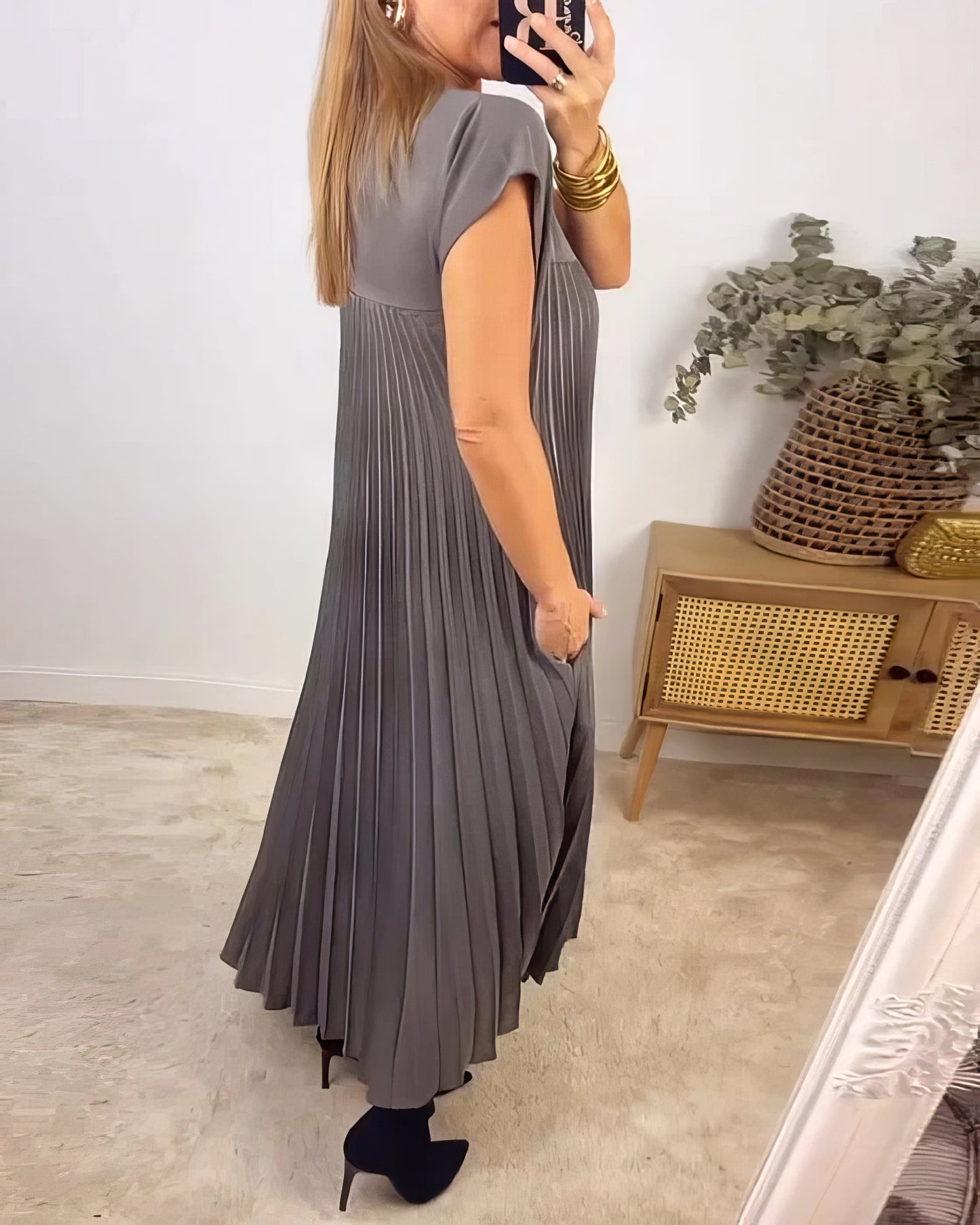 ELEONORA - DRESS WITH PLEATED SLEEVELESS