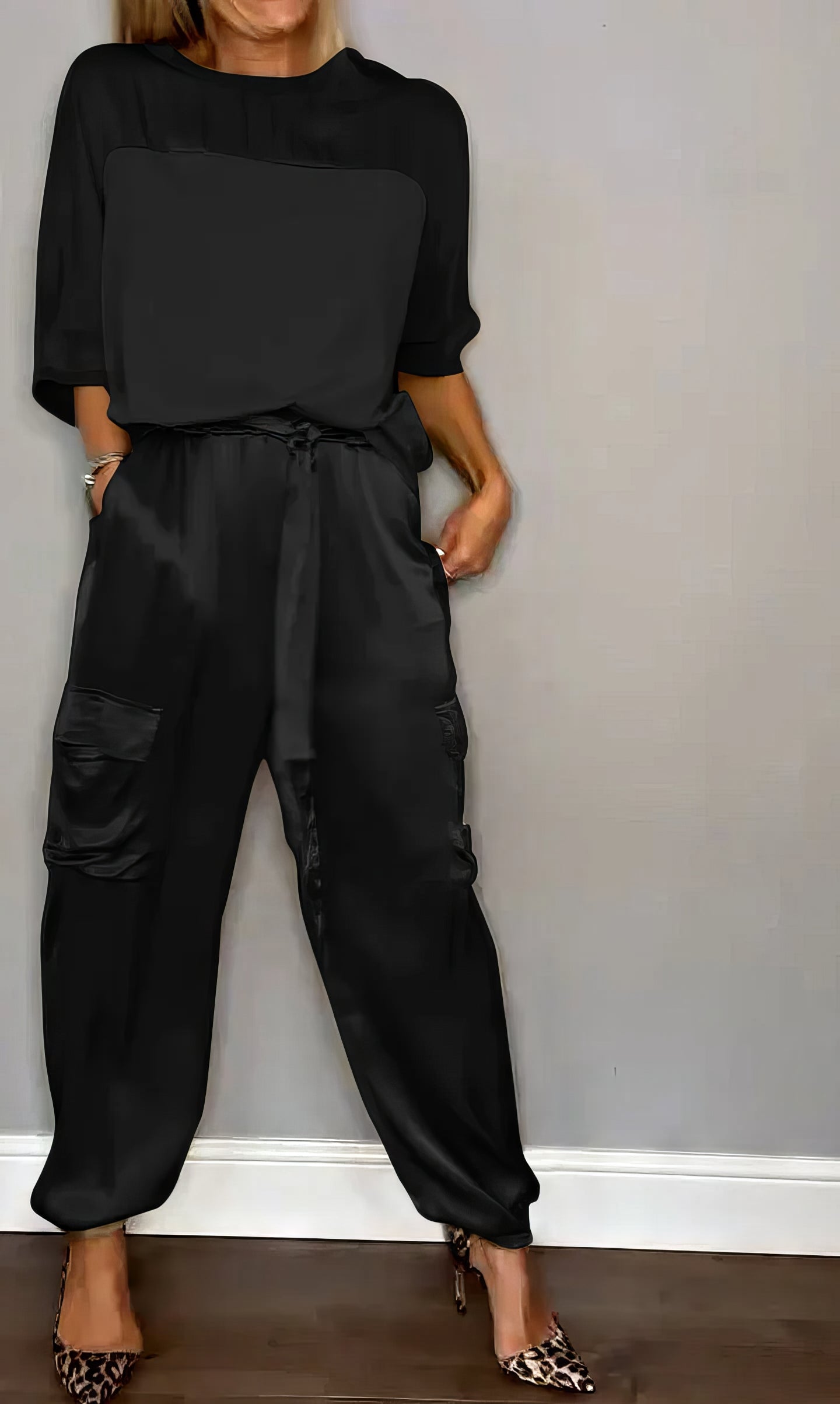 ELEGANT TWO-PIECE SATIN SET WITH BLOUSE AND CARGO PANTS