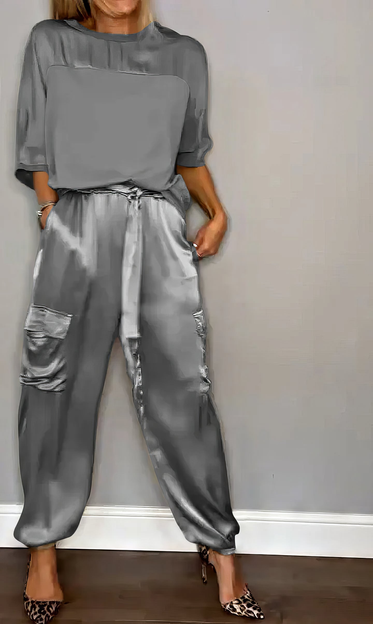 ELEGANT TWO-PIECE SATIN SET WITH BLOUSE AND CARGO PANTS