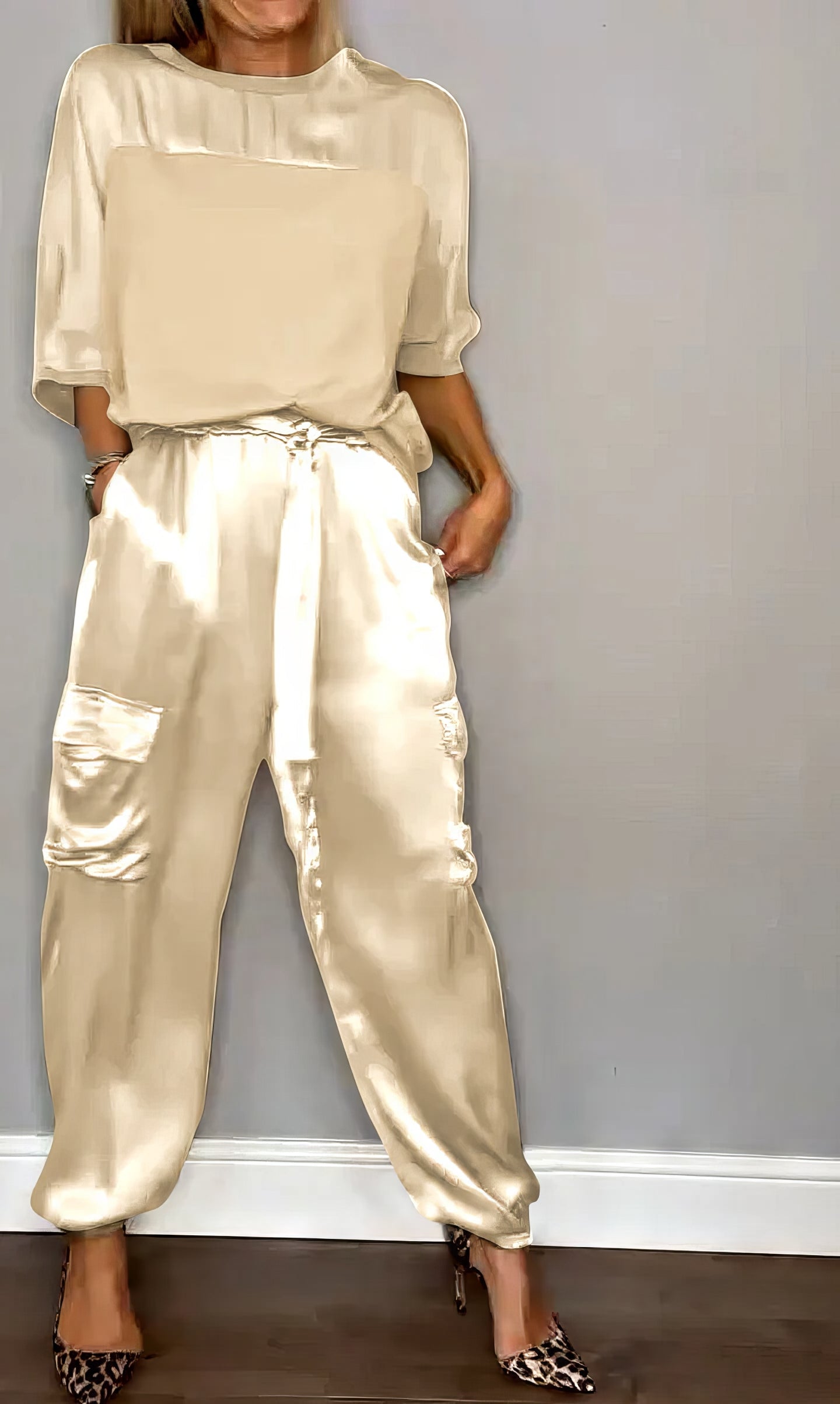 ELEGANT TWO-PIECE SATIN SET WITH BLOUSE AND CARGO PANTS