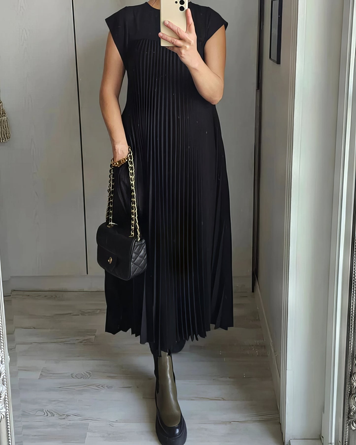 TIMELESS ELEGANCE  - WITH A MODERN TOUCH